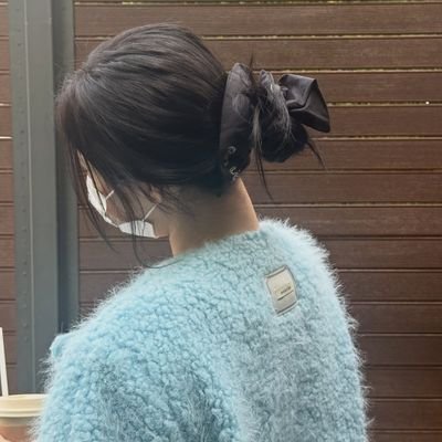 _yichaa's profile picture. Kita harus alay untuk menghibur diri sendiri.