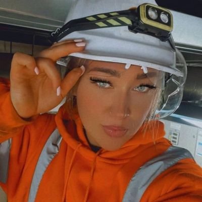 BlessingsM60499's profile picture. Virtuous woman 😍