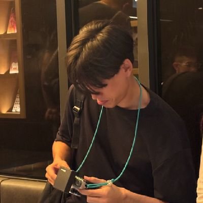 ffleurss_'s profile picture. gawin's voice enthusiast ʕノ)ᴥ(ヾʔ || JossGawin 🐻🐧                                  kakak perempuan guinzly ndud!!!!