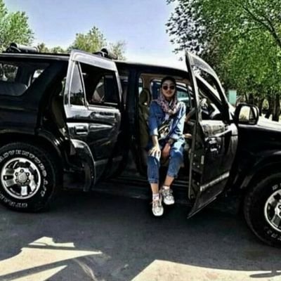 Sonisam18's profile picture. Living between justice and colors ⚖️🎨💫 
 Graphic Desige
  Student at @CodeToInspire
#AfghanGirlsCode
motion-animation