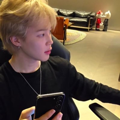 miamyyou's profile picture. 💜