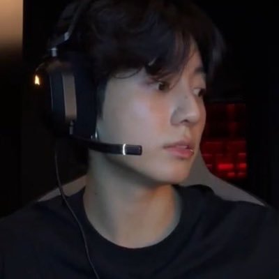 gldenkth's profile picture. just a girl who loves her tannies and fictional ships