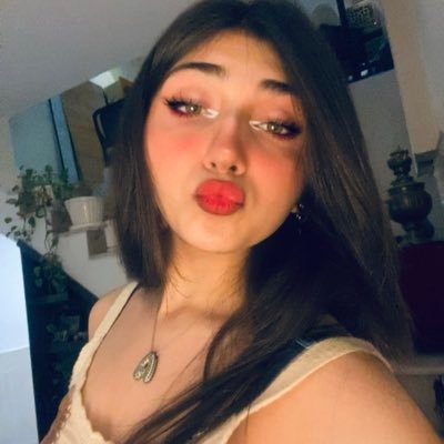 tooftarangiiii's profile picture. 1% tired, 99% so fucking tired.@bazdubare