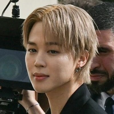 bts_en_chanclas's profile picture. BTS💜ARMY = OT7 아포방포
🗨️ eng/esp
🇲🇽 ✨I became an ARMY through the 777 run bts episode 
.ᴖ◡ᴖ.   •ᴗ•   -ㅅ-   ^♡^    •᷄ɞ•᷅   ^▭^   OJO