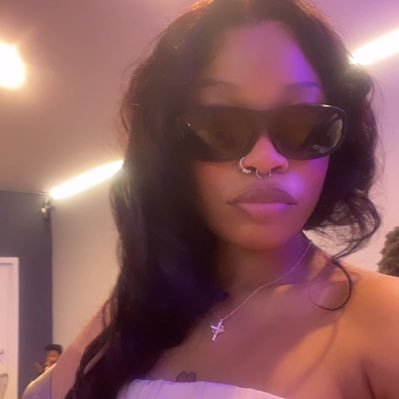 kimxri's profile picture. 