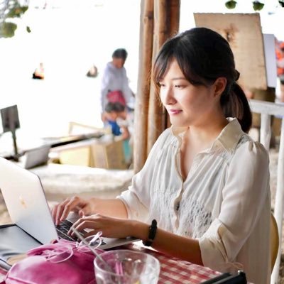 ayued_'s profile picture. 花の定期便サービスのデザイナーをしています。ときどき3DCGやゲームづくり、イラストも。上越出身｜関心：旅、空間、感情、芸術、ハンドパン、Vtuber