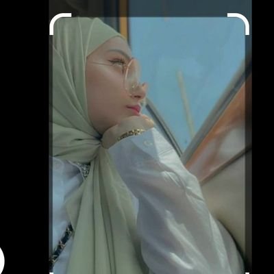 RehamAlAhwazi's profile picture. أنا فتاة إيرانية
 بنت الأصل والكرامة
نشأتُ على الغيرة والشجاعة وعلى حب الوطن والدفاع عن الحق
أحمل في قلبي صوت المظلوم وأقفه بوجه الظالم بكل فخر..