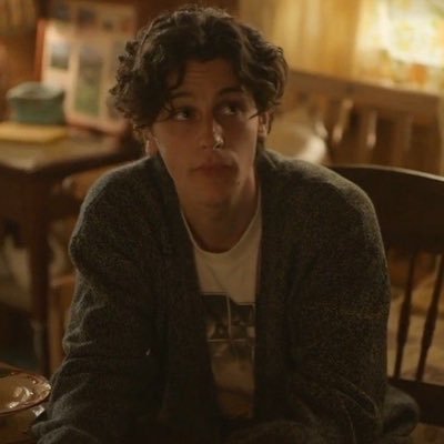 underscorekenz's profile picture. she /her fan account🥳