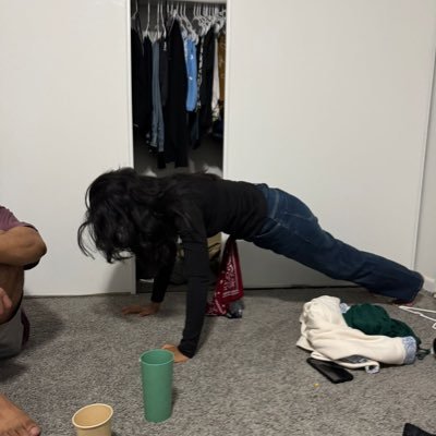 ayitsmay_'s profile picture. 23 and I will always swear by vanilla.