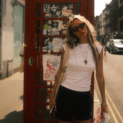 skeetznothings's profile picture. cheer up baby! you’re not on your own. ⋆⭒˚.⋆ @needsamelody