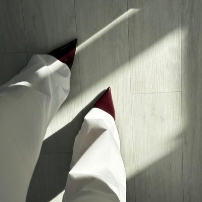 ulllni7's profile picture. أنا في رجاء الله لو ماتنصفني الأقدار | #NBU Midical student