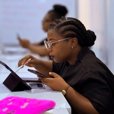 mankahche's profile picture. Medical Aesthetician|Cosmetologist|ENT Refining skin through Science and innovation. |👩🏽‍⚕️Global consults 🌎