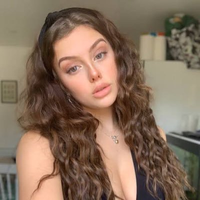 Elizbeth357's profile picture. 