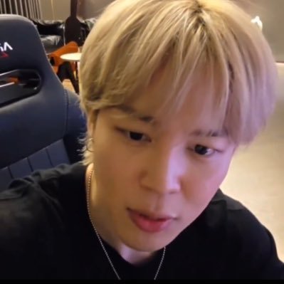 jmzgguk's profile picture. lost in the lights ༊*·˚