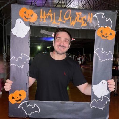 Adrianolulio's profile picture. • professor de inglês e português (IFES), leitor, ansioso, humano •