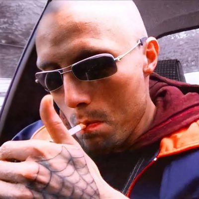 huhver's profile picture. spread love and live with no fear