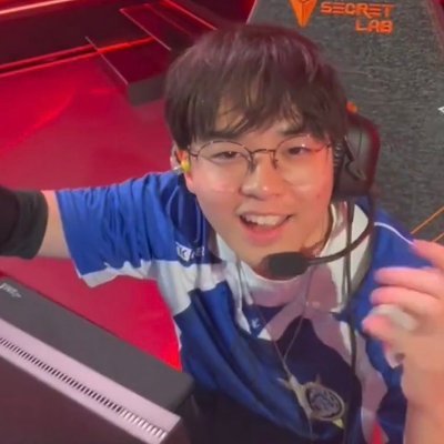 edenring's profile picture. soup girls are the most popular girls in the chicken coop