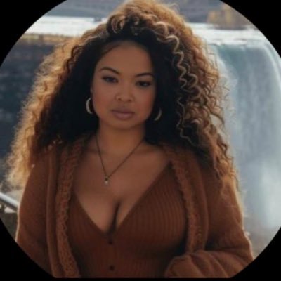 CristalOnAir's profile picture. 💛🌻💛🌻💛                                                     You think you know but you have no idea…🫶🏽🤫