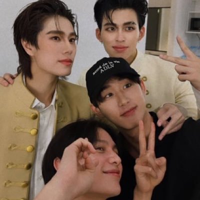 perwpvvn's profile picture. ดาวดวงเดียวของฉัน 𝐈’𝐦 𝐟𝐚𝐥𝐥𝐢𝐧𝐠 𝐟𝐨𝐫 𝐲𝐨𝐮༉‧₊˚✧