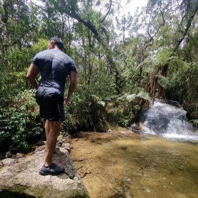 leoeliassilva80's profile picture. Iahweh! Casado e um trabalhador de uma justiça moribunda aqui nessa joça.