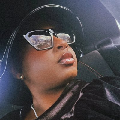 dadlidaughter's profile picture. burdened with glorious purpose. 🇦🇬