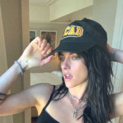 oneonlyflower's profile picture. RBD (2006) • Kristen Stewart and Robert Pattinson (2008) • Bruno Mars (2010) • One Direction (2016) • Zendaya and Tom Holland (2021)