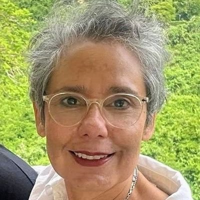 Anabel1968's profile picture. Letras, UCV ”Lo mejor para las turbulencias del espíritu, es aprender. Es lo único que jamás se malogra” Marquerite Yourcenar