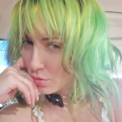 LexiPi_'s profile picture. Gremlin in an Egirl SkinSuit | https://t.co/wMtiyANTuk