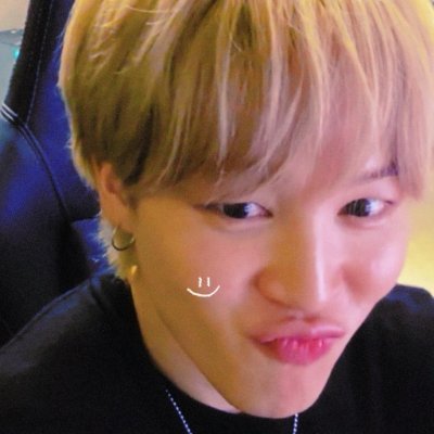 NandSoouz's profile picture. ✨ sope utt | only army ot7 💜
📖 escritora nas horas vagas
⭐ especialista em comentar em posts aleatórios e sair com uma amizade nova
