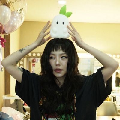 butterflywhee17's profile picture. #WheeIn🧡 of #Mamamoo. loves #MoonByul💛, #HwaSa❤and #Solar💚 무무.