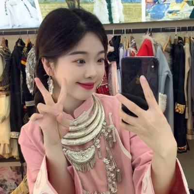JamieTurne86153's profile picture. 95后老师 👩‍🏫｜懂知识，也懂人心。温柔一点，聪明一点，更快乐一点。🌙