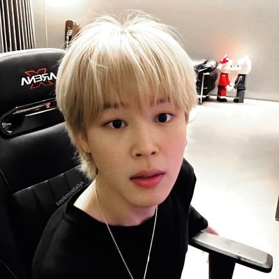 IngridNatacha12's profile picture. B T S 💜