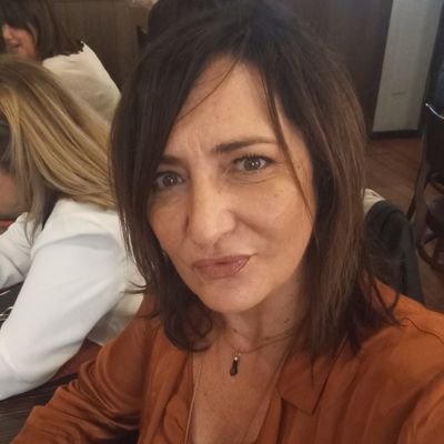 AnaSaSol's profile picture. Tuiteresa de frontera, a pie de trinchera.