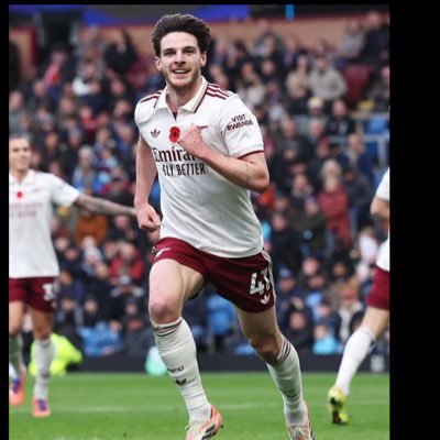 whamze's profile picture. Lebanese🇱🇧 • Football Fan •@Zamalek⚪️ @Arsenal 🔴 #AFC #COYG 🌳🌲🌴 #Nature #Coffee #Sustainable_Living_and_Simple_Pleasures