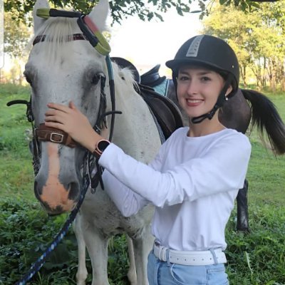 RoseViktor11's profile picture. 