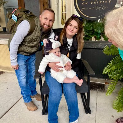 x3misshunna's profile picture. Dog & Girl Mom 🫶🏼🎀                                                 Snoopy💚