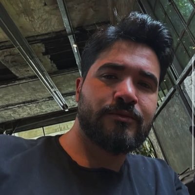 cccc3223's profile picture. Ciddi görünmeye çalışırken yanlışlıkla tweet attım.