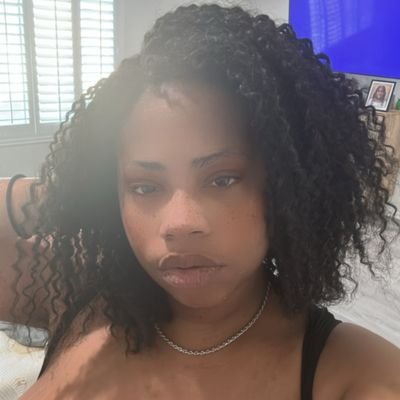 Dreamydaisy0's profile picture. HIT THE NAIL AND OPEN YOUR WALLET 💰