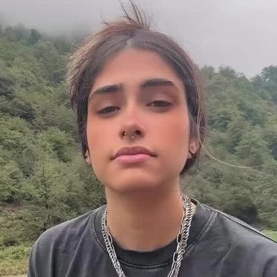 boluriiin's profile picture. 🤯 زندگی یک شوخیه، ولی آب 🩵 نه!

لطفا به مزخرفات من بخند 😂😂😂