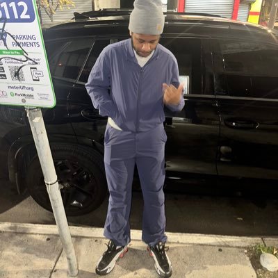 lowkeysir4's profile picture. Get money act broke