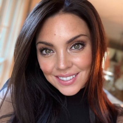 coffeetocab's profile picture. Pretty bitch with white toes.