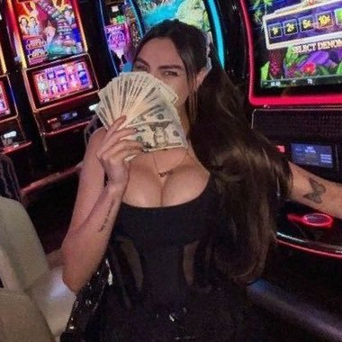 GambleAesthetic's profile picture. 💋 She’s not lucky. She’s the luck.