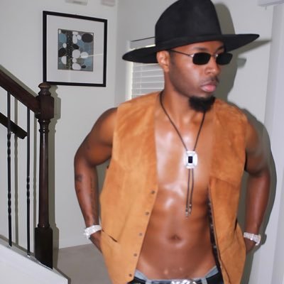 therealjamez21's profile picture. 