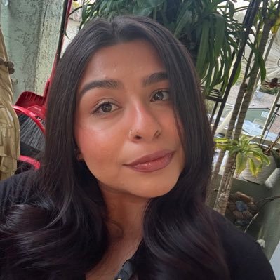 rosiemflores's profile picture. 🍷 half full | 🇲🇽 | she/her