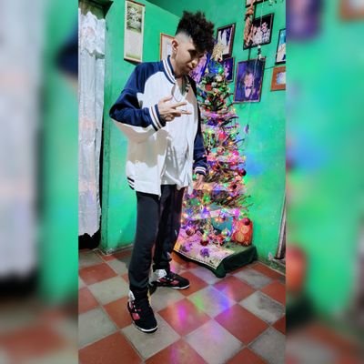 ElElectroOffi's profile picture. Cantante y Gamer (Electro Flow Music Records & Asesinatos Incorporated) #LaExponenciaLirikal #TheFuckingPandas #LosIlluminatis 🐼🔥