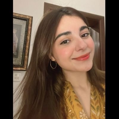 Yashal_Zehra's profile picture. UK MBBS | X Creator | Doctor + Housewife = Full-time multitasker 🌷