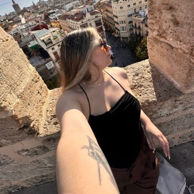 soynicolv's profile picture. 26/💌 ig:nicolvillamil1