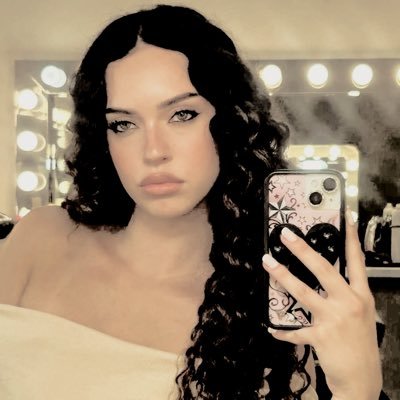 vrtualcharm's profile picture. ཐི · . 𝙾𝙷 𝚃𝙷𝙰𝚃 𝙶𝚁𝙰𝙲𝙴, oh that body ༢ུ ៹ ♎︎