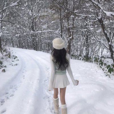 ronic4ls's profile picture. ⇢ ˗ˏˋ #edtwt ࿐ྂ cw: 68kg *ೃ༄ gw: 50kg (not sure of ugw yet!) ~ pro-recov!