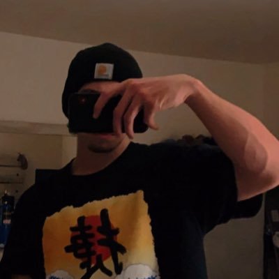 xlrx___'s profile picture. bUrself